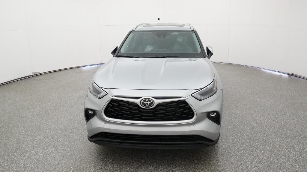new 2025 Toyota Highlander car, priced at $46,921