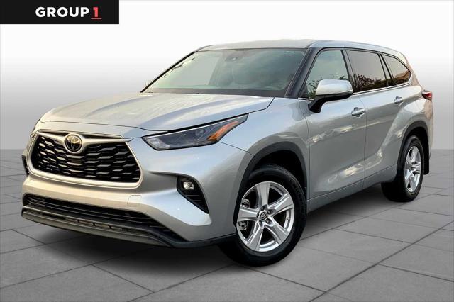 used 2022 Toyota Highlander car, priced at $32,522
