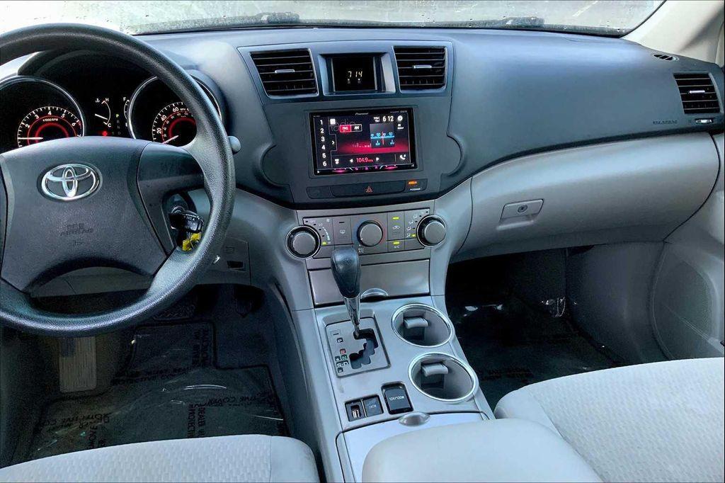 used 2010 Toyota Highlander car, priced at $4,236