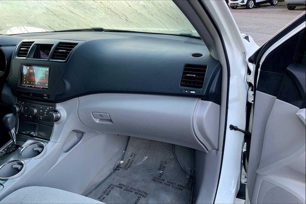 used 2010 Toyota Highlander car, priced at $4,236