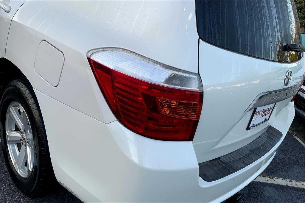 used 2010 Toyota Highlander car, priced at $4,236