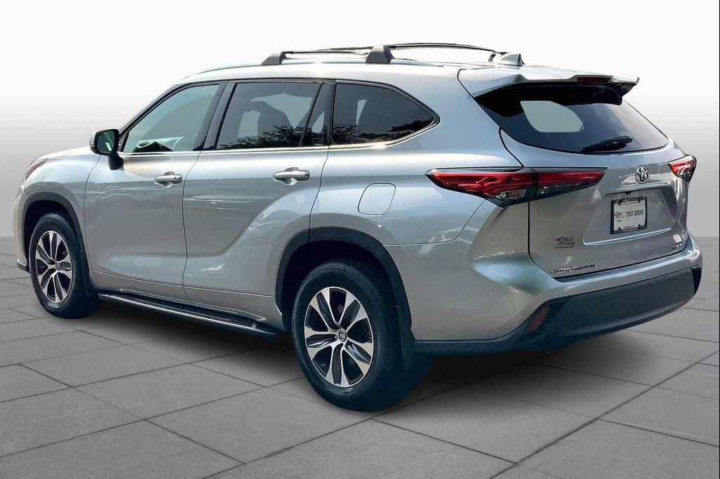 used 2021 Toyota Highlander car, priced at $35,397
