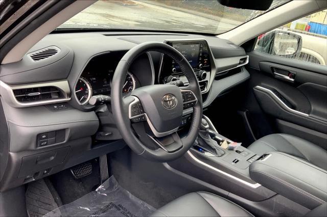 used 2022 Toyota Highlander car, priced at $34,807