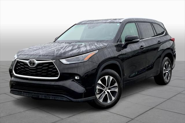 used 2022 Toyota Highlander car, priced at $34,807