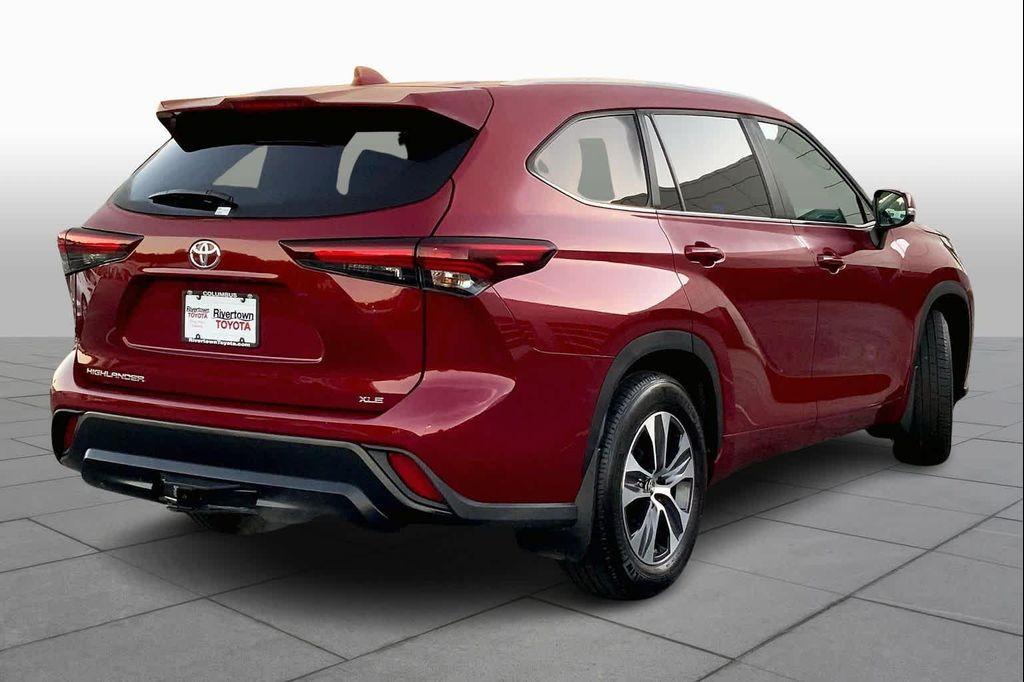 used 2025 Toyota Highlander car, priced at $44,586