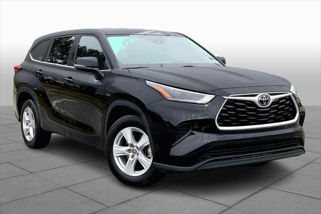 used 2022 Toyota Highlander car, priced at $28,000