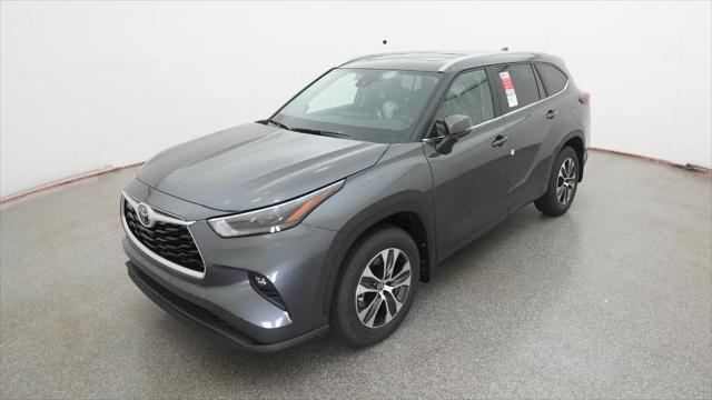 new 2025 Toyota Highlander car, priced at $48,258