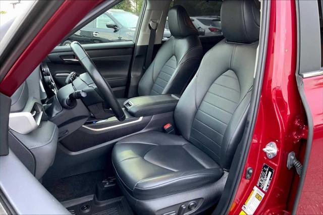 used 2023 Toyota Highlander car, priced at $39,358