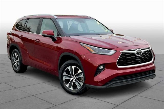 used 2023 Toyota Highlander car, priced at $39,358