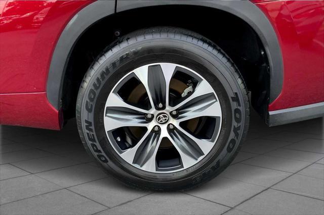 used 2023 Toyota Highlander car, priced at $39,358