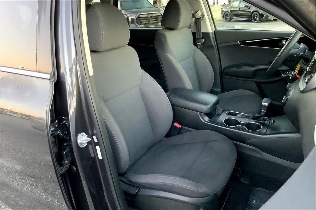 used 2019 Kia Sorento car, priced at $11,524