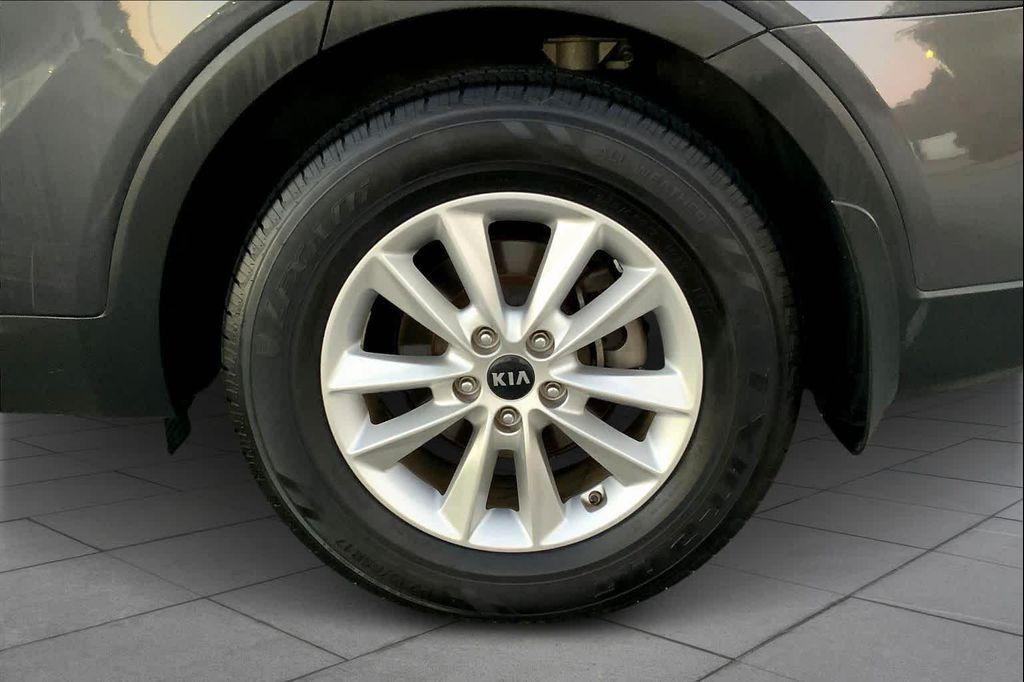 used 2019 Kia Sorento car, priced at $11,524