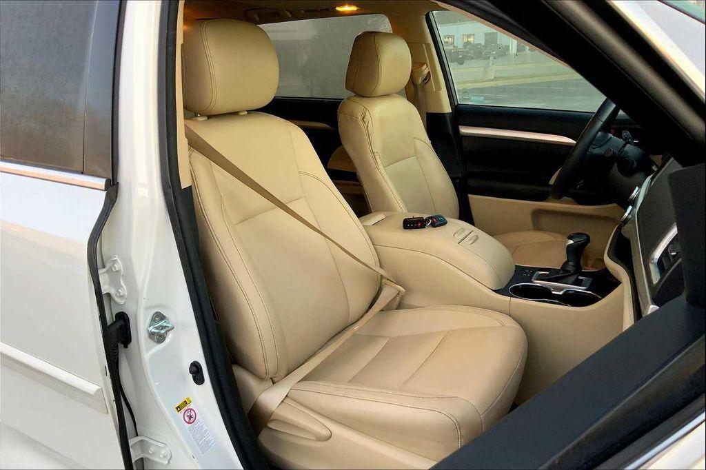 used 2016 Toyota Highlander car, priced at $16,821