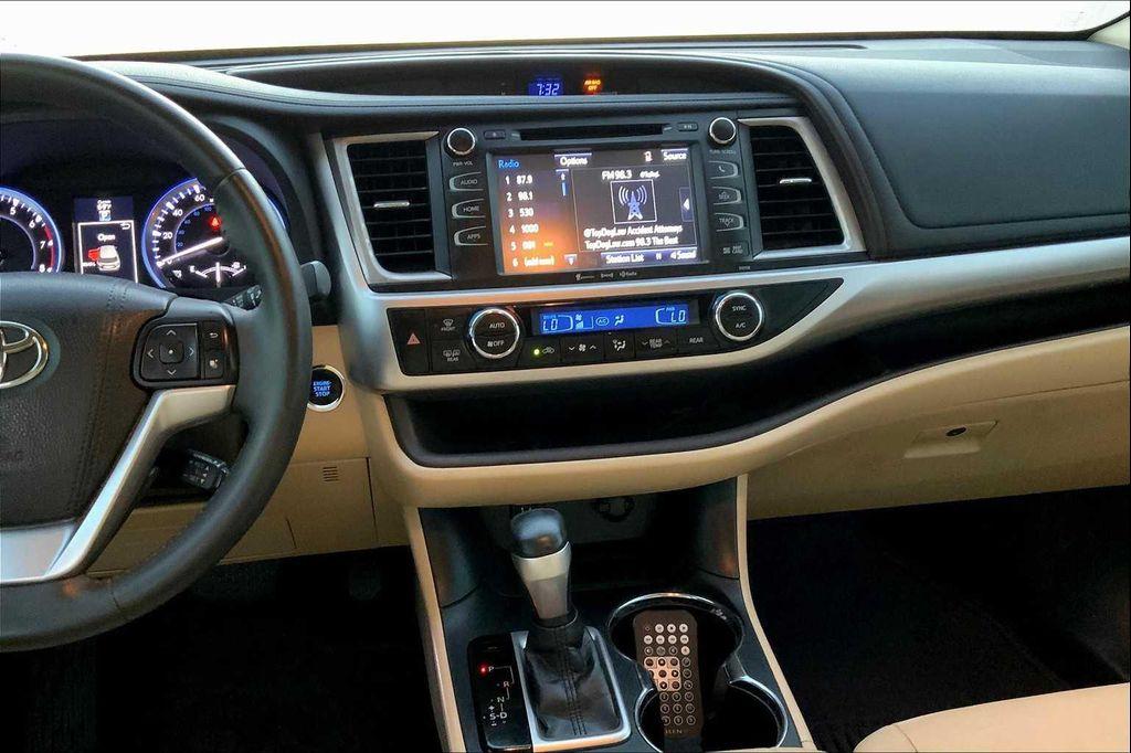used 2016 Toyota Highlander car, priced at $16,821