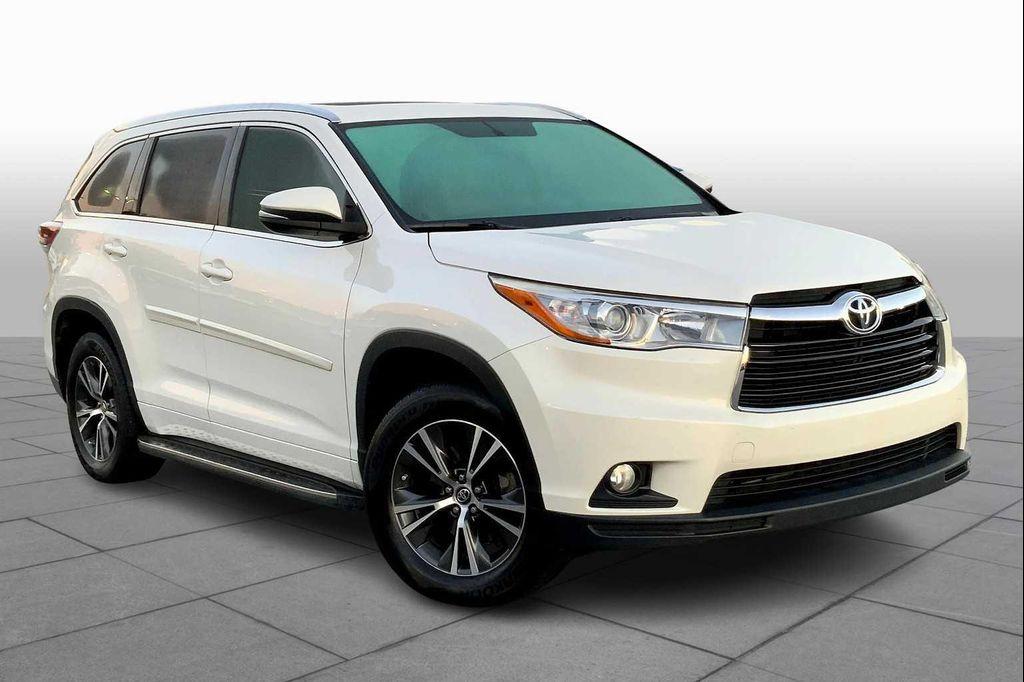 used 2016 Toyota Highlander car, priced at $16,821