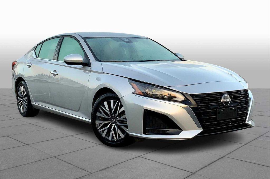 used 2023 Nissan Altima car, priced at $21,223
