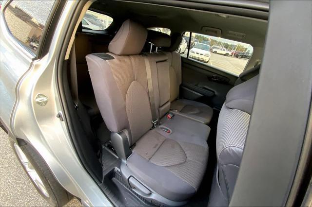 used 2023 Toyota Highlander Hybrid car, priced at $33,000