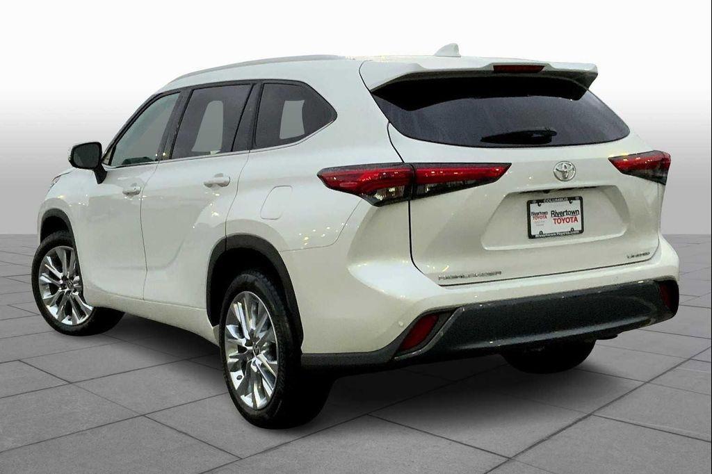 used 2023 Toyota Highlander car, priced at $45,811