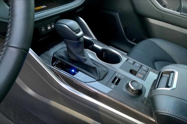 used 2025 Toyota Highlander car, priced at $53,348