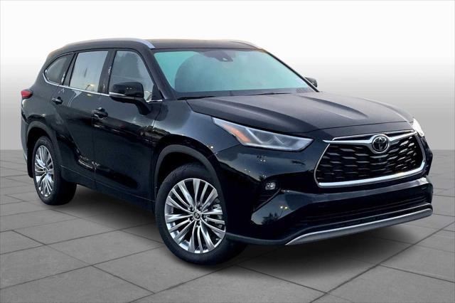 used 2025 Toyota Highlander car, priced at $53,348