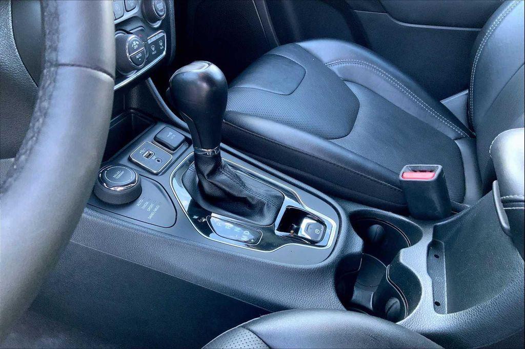 used 2023 Jeep Cherokee car, priced at $22,889