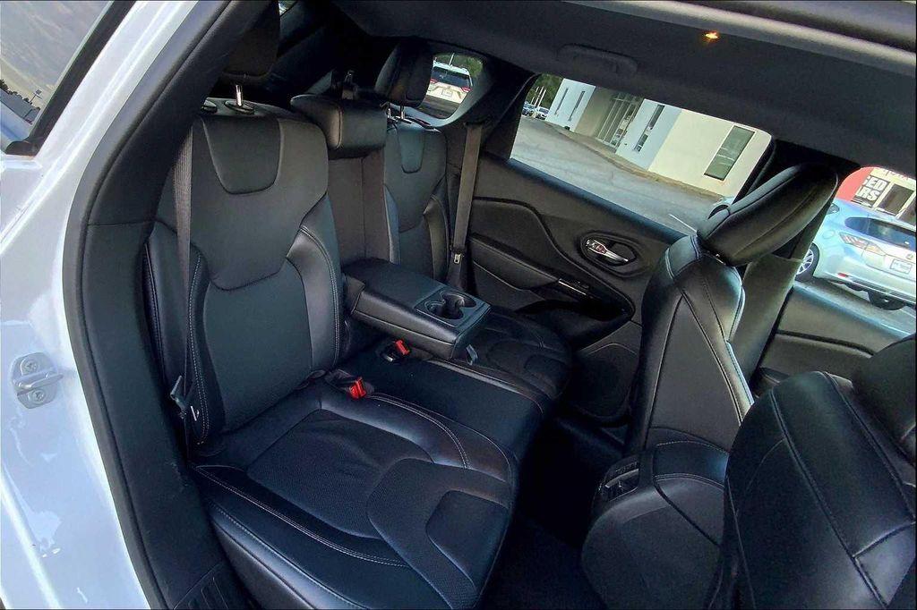 used 2023 Jeep Cherokee car, priced at $22,889