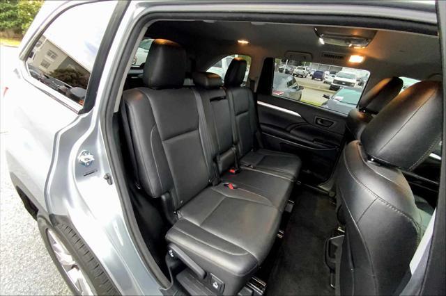 used 2014 Toyota Highlander car, priced at $13,132