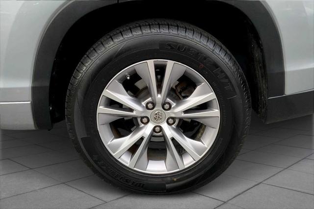 used 2014 Toyota Highlander car, priced at $13,132