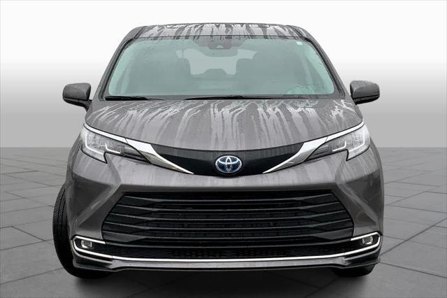 used 2023 Toyota Sienna car, priced at $39,981