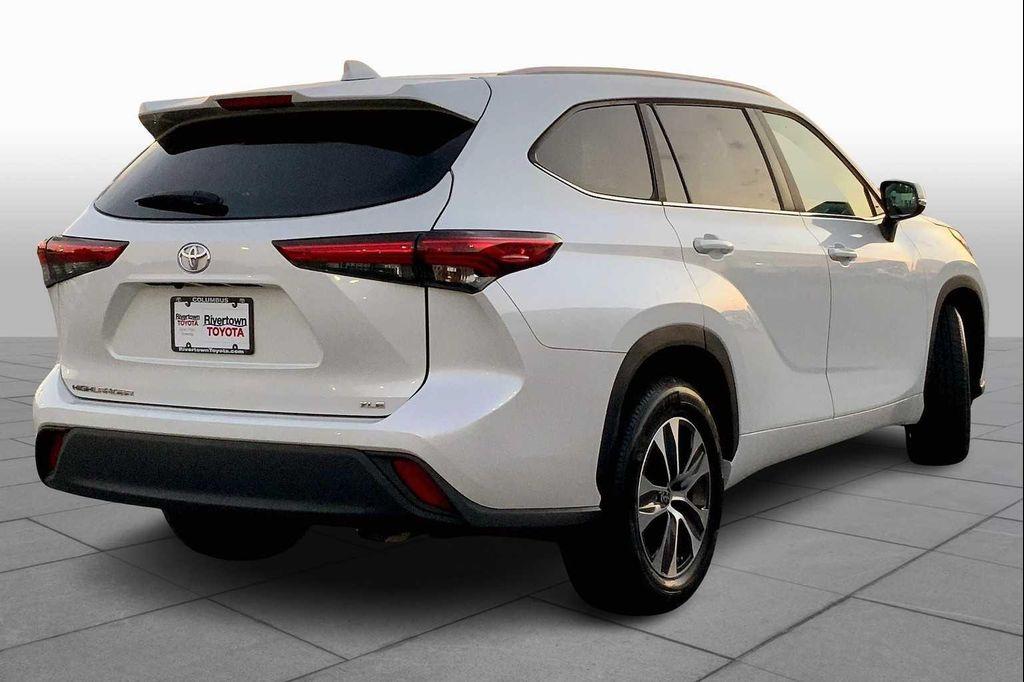 used 2023 Toyota Highlander car, priced at $40,958