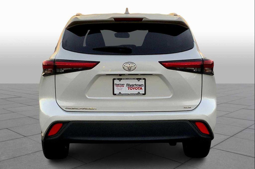 used 2023 Toyota Highlander car, priced at $40,958