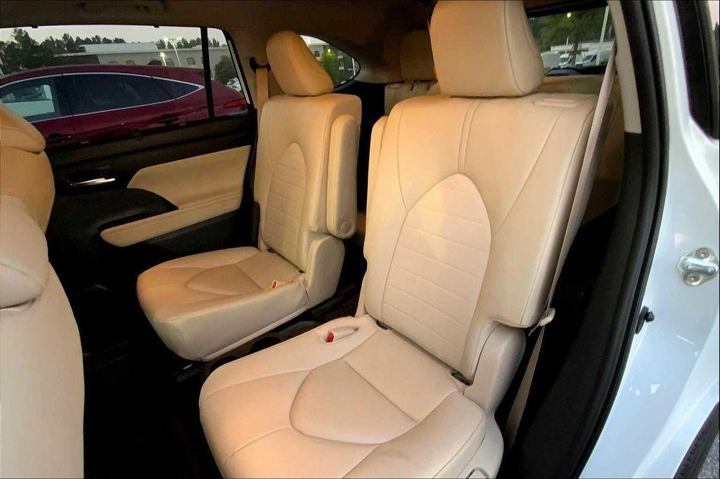 used 2023 Toyota Highlander car, priced at $40,958