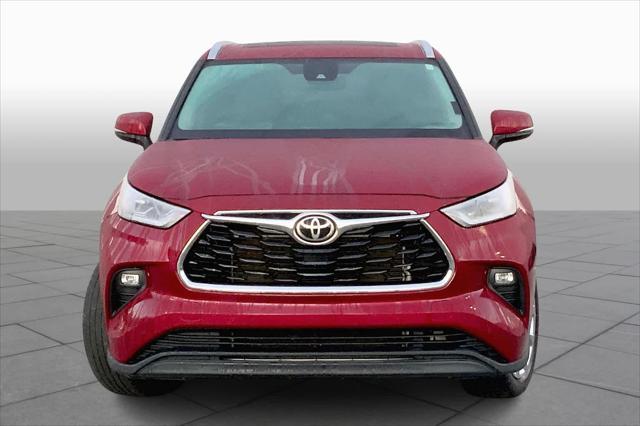 used 2023 Toyota Highlander car, priced at $42,232