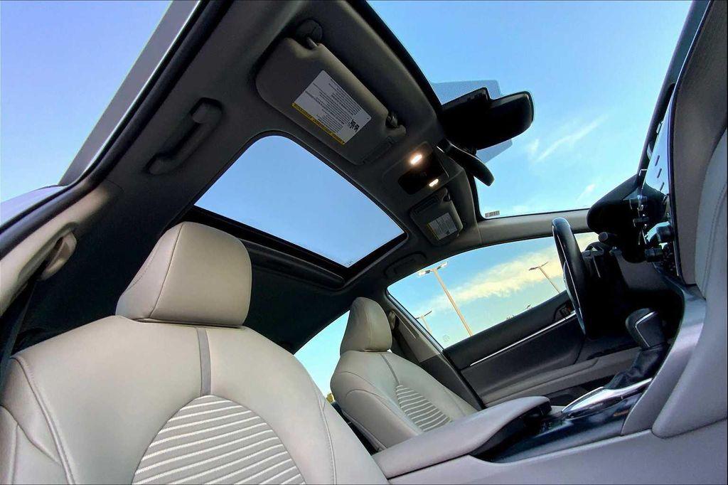 used 2019 Toyota Camry Hybrid car, priced at $20,388