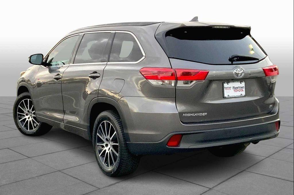 used 2018 Toyota Highlander car, priced at $25,193