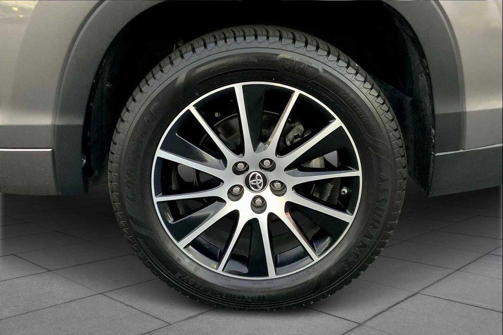 used 2018 Toyota Highlander car, priced at $25,193