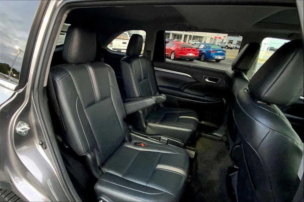used 2018 Toyota Highlander car, priced at $25,193