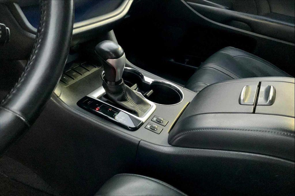 used 2018 Toyota Highlander car, priced at $25,193