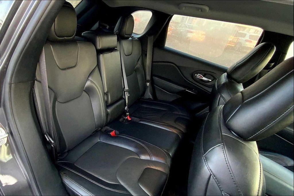 used 2023 Jeep Cherokee car, priced at $21,812
