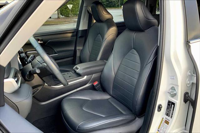 used 2020 Toyota Highlander car, priced at $30,633