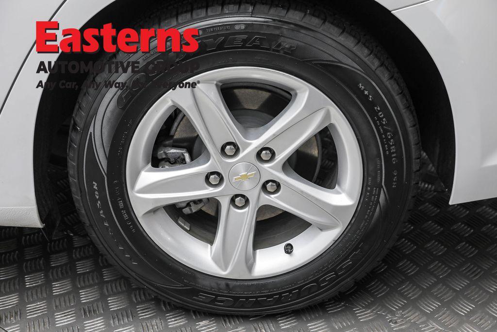 used 2023 Chevrolet Malibu car, priced at $18,950