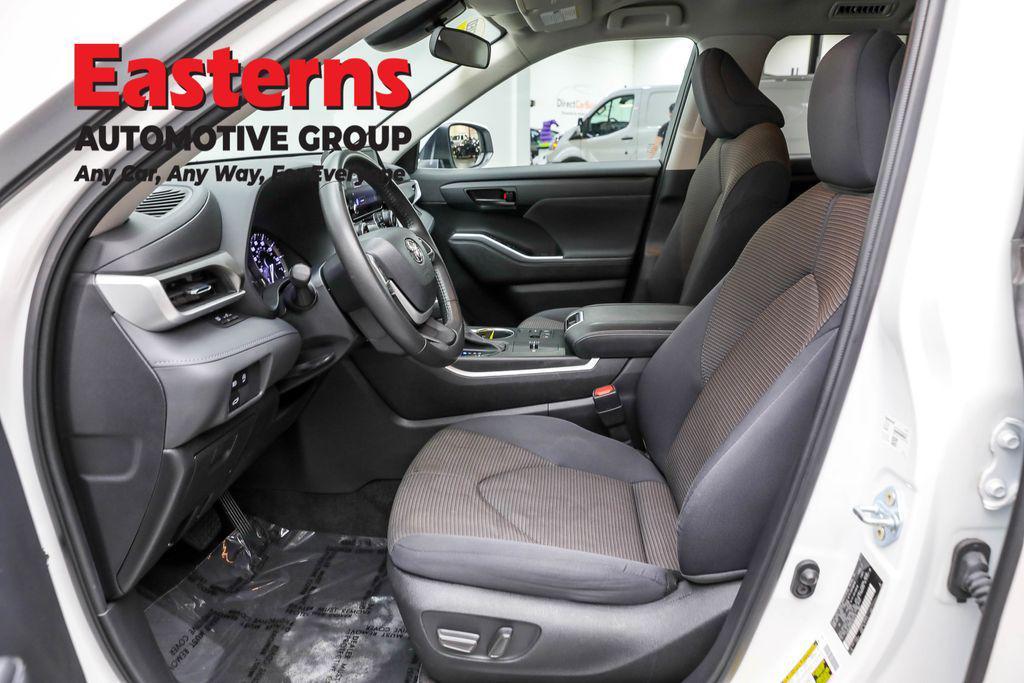 used 2023 Toyota Highlander car, priced at $30,950