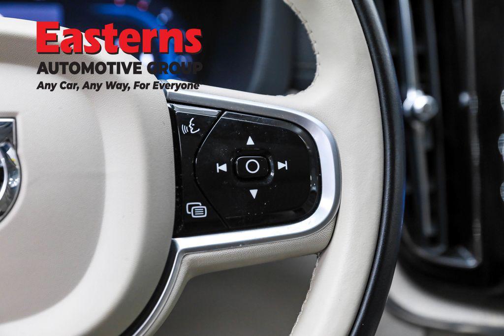 used 2022 Volvo XC60 car, priced at $28,790