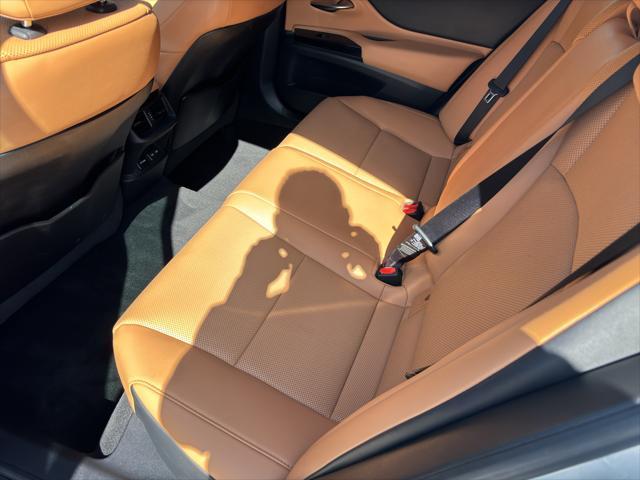 used 2022 Lexus ES 350 car, priced at $32,747