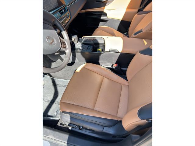 used 2022 Lexus ES 350 car, priced at $32,747
