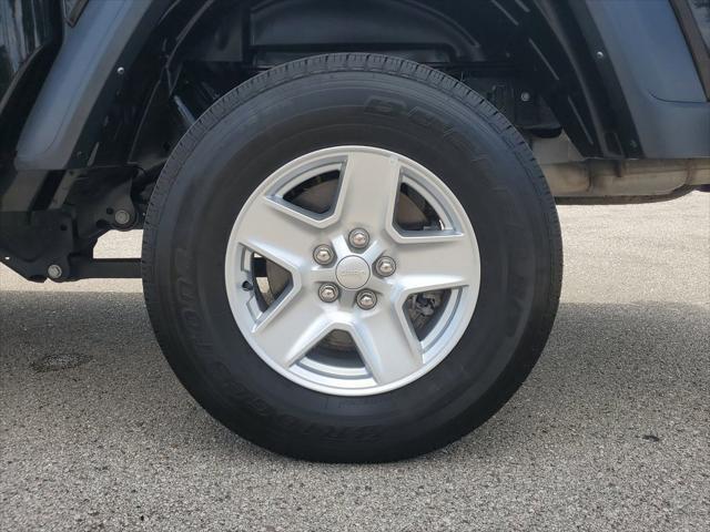 used 2023 Jeep Gladiator car, priced at $29,987