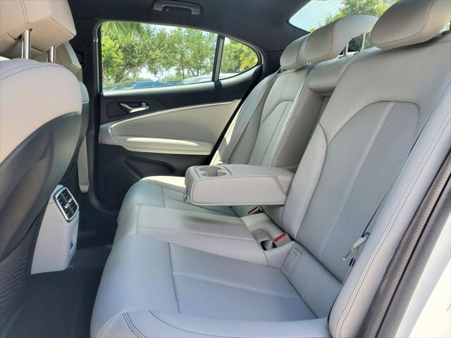 new 2025 Genesis G70 car, priced at $39,432