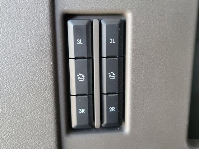 used 2023 Lincoln Navigator car, priced at $70,557