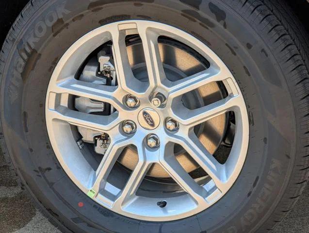 new 2025 Ford Explorer car, priced at $35,341