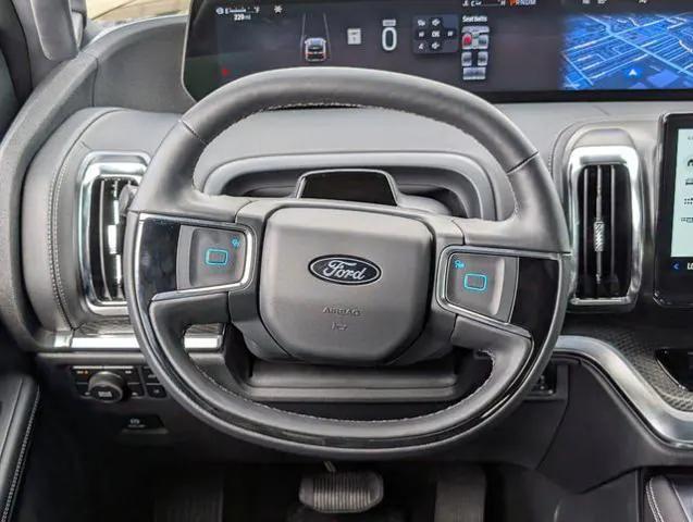 new 2025 Ford Expedition car, priced at $77,698